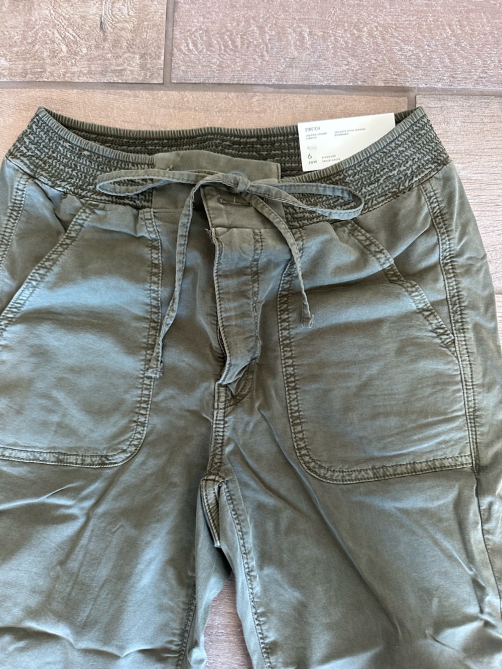 American Eagle Outfitters Olive Green Cargo Joggers - Picture 2 of 6